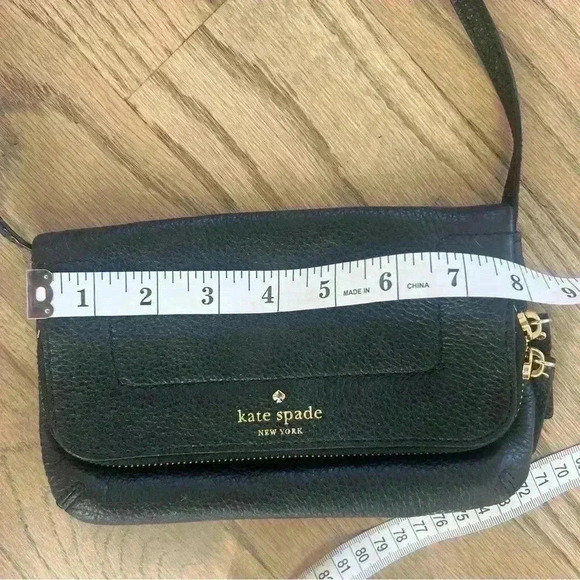 Kate Spade Black Leather Crossbody with Gold Hardware - Picture 6 of 10